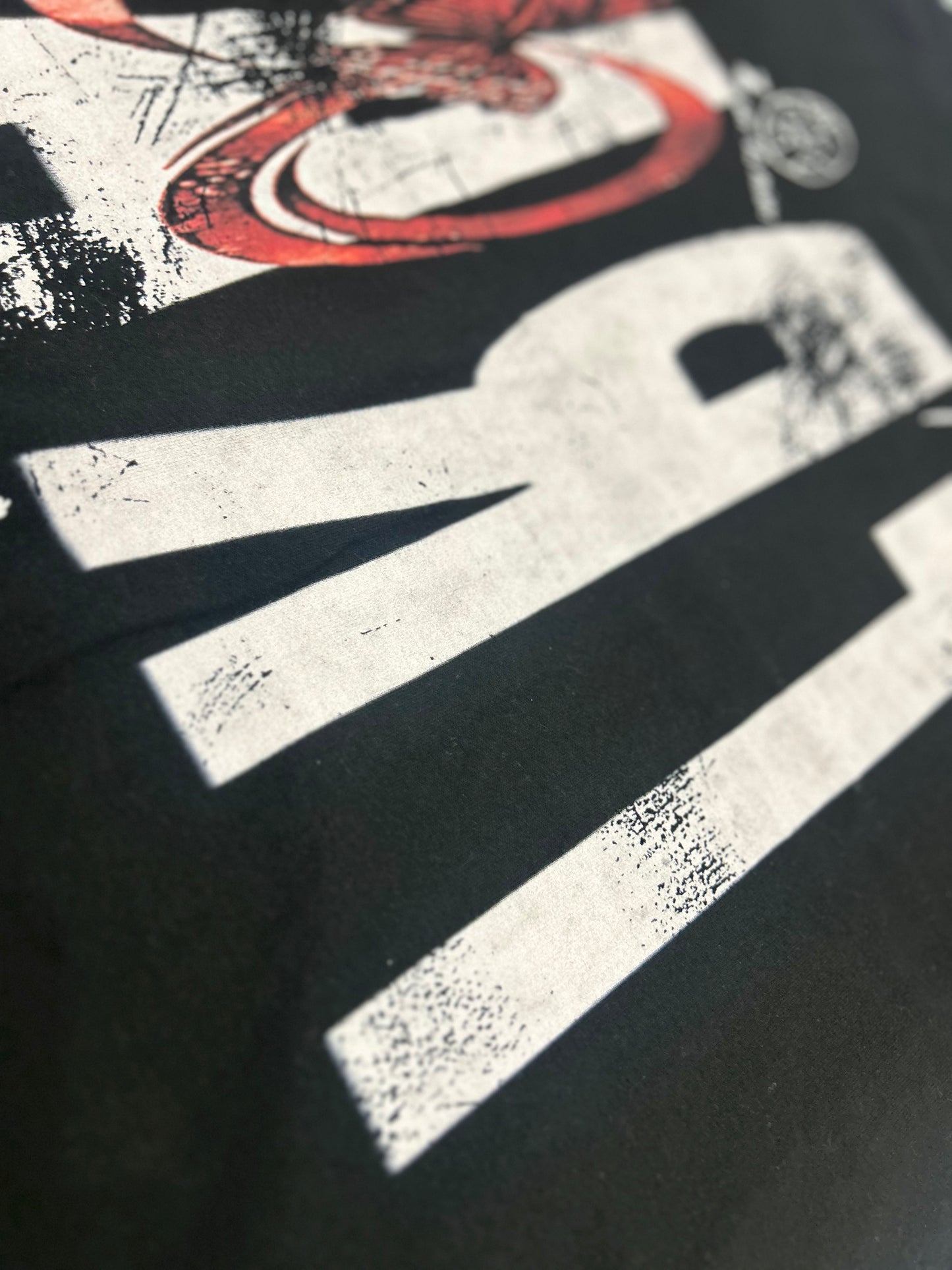 Infinite Art Tee Blk & Red