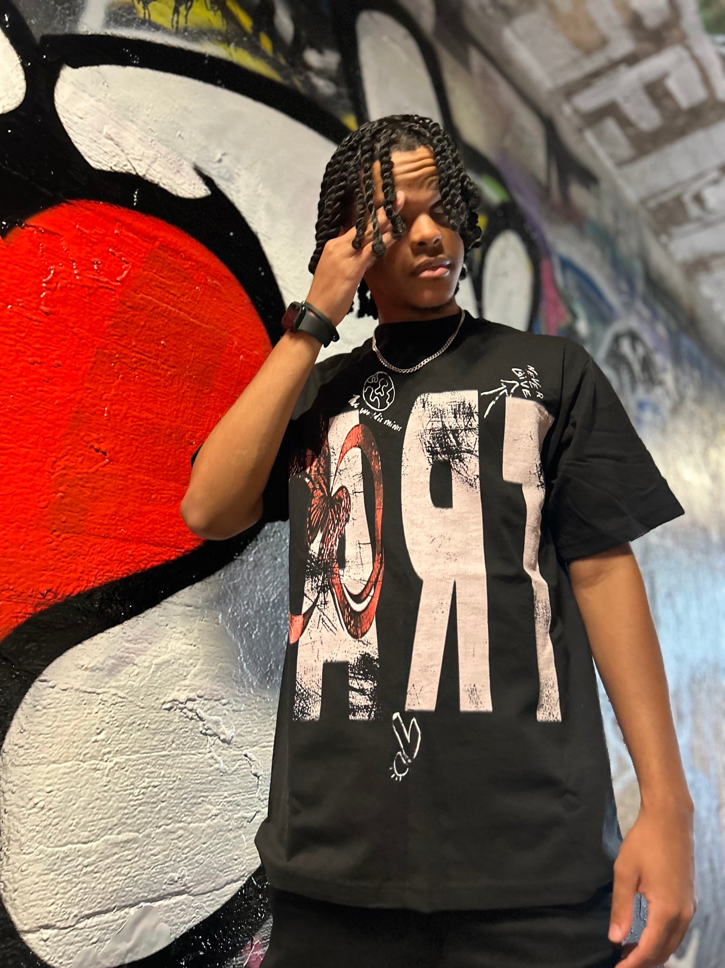 Infinite Art Tee Blk & Red