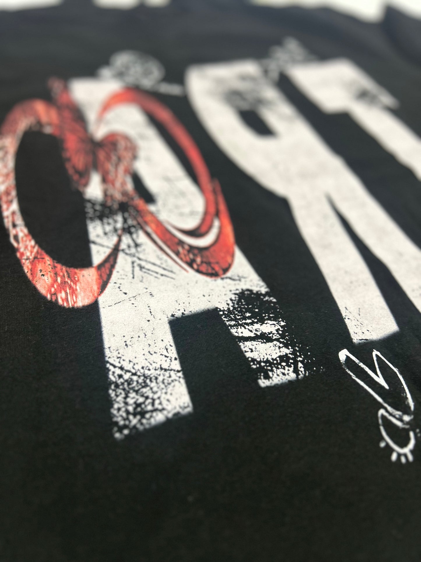 Infinite Art Tee Blk & Red